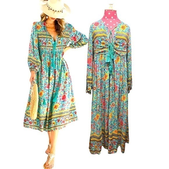 R. Vivimos Dresses & Skirts - R. Vivimos Bohemian Floral Dress